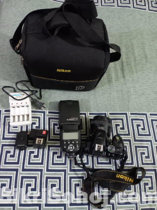 Nikon D5300 with 50mm lense + Flash Kit and Bag